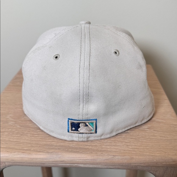 Blue Jays New Era Gray Fitted Cap, size 7 3/8" - Picture 2 of 7